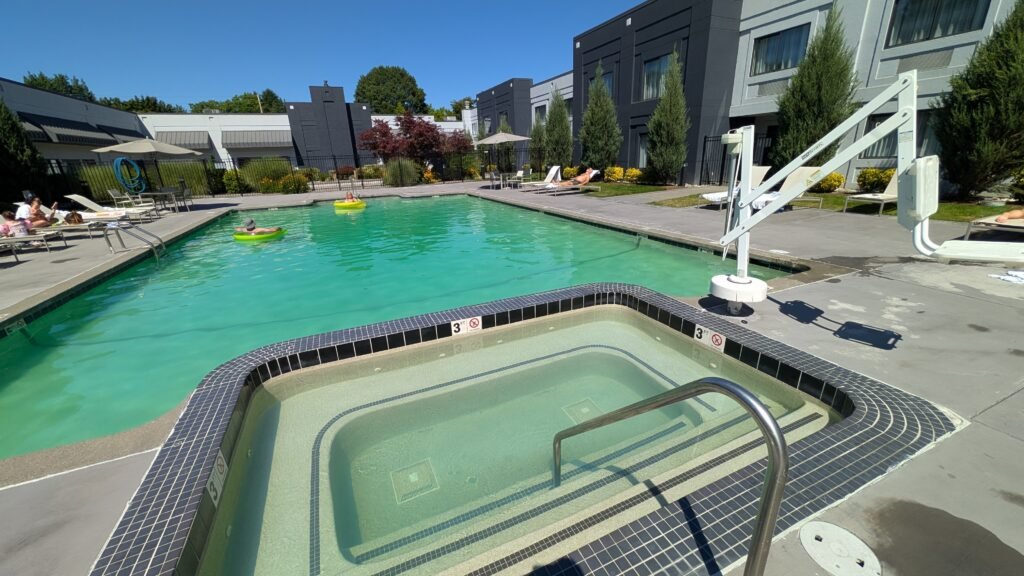 Hot tub with ADA accessibility lift at the Country Inn & Suites by Radisson Seattle-Bothell.